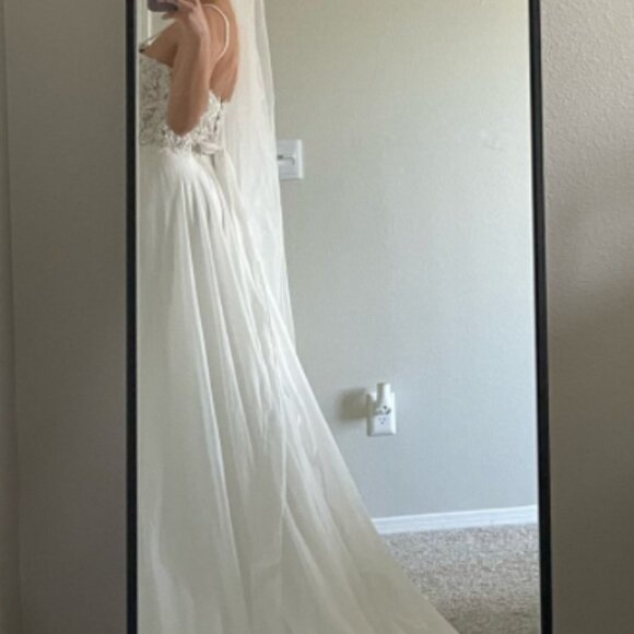 Enchanting by Mon Cheri Wedding Dress with Slit Size 6 A-line - Picture 2 of 10